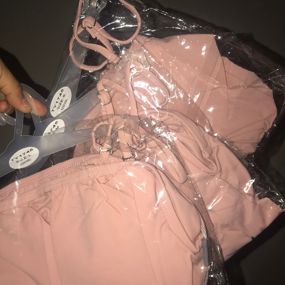 One piece; off the shoulder; Bathing suit - Picture 3 of 3